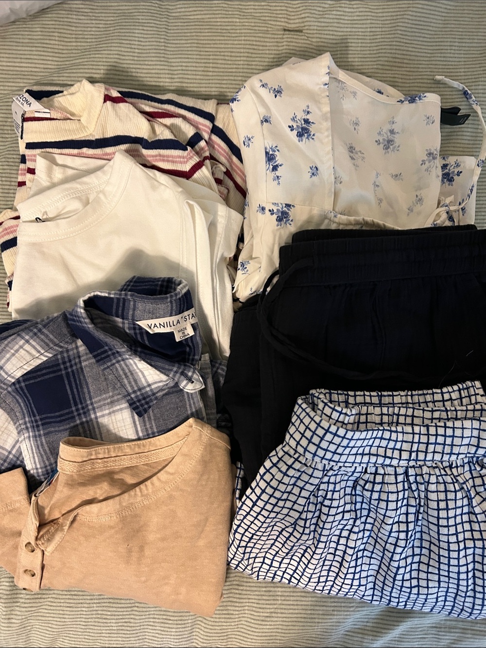 XL Bundle of 7 Items